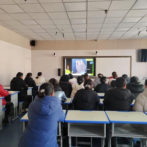 粉笔丹青，翰墨飘香———2021桂馨乡村教师粉笔字实用指导讲座