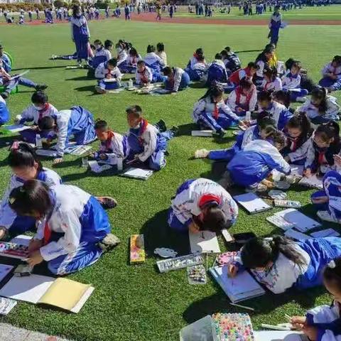 东京城第一小学开展校园秋韵写生创作活动