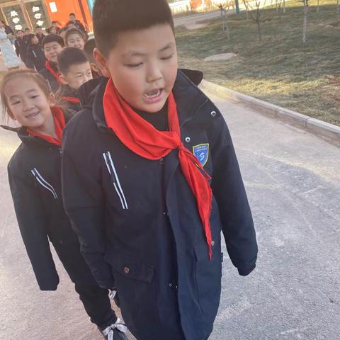 新时代双语学校二年一班小可爱课间活动