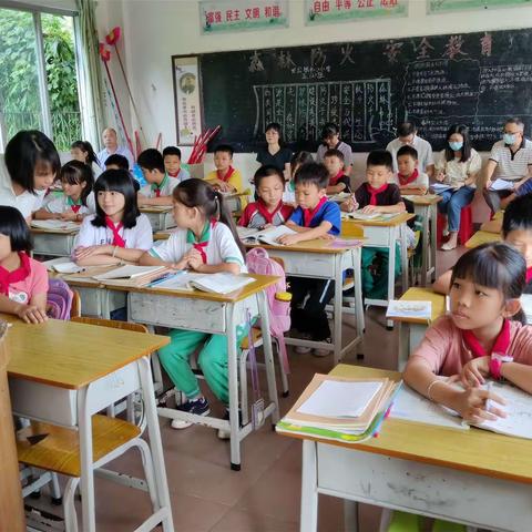开放交流 分享共赢回龙镇中心小学“教学开放周”活动简报