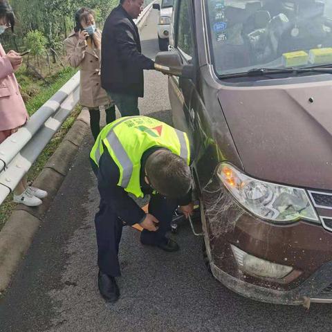 用行动诠释新时代青年的责任与担当