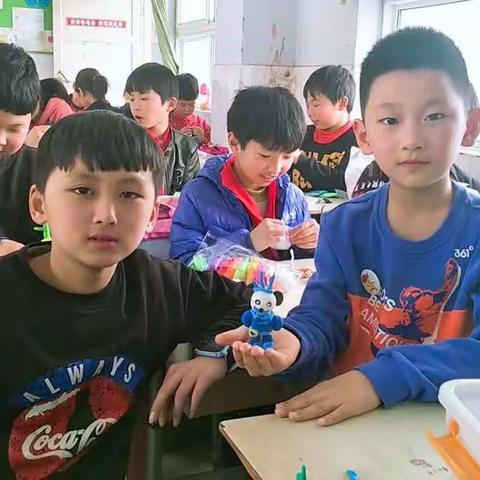 [龙湖镇小乔小学]四年级多彩泥巴2班