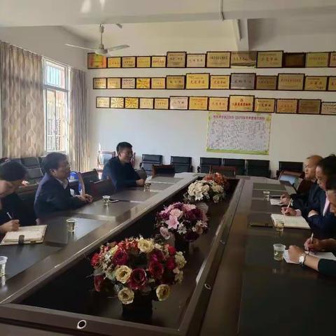 市教育局调研组在湘东区开展教育重点工作落实情况专项调研