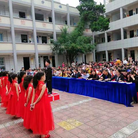 旬阳县城关小学“红领巾小百灵”红歌颂祖国