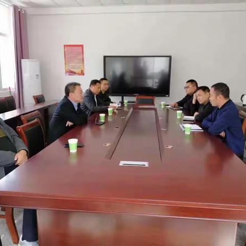 调研督导促发展  智慧引领谱新篇一一县教体局局长张锐锋莅临双槐树中学调研指导工作