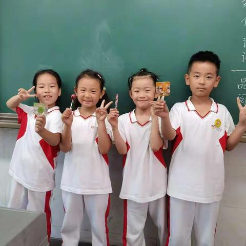 一三班“争当小老师” 活动圆满结束