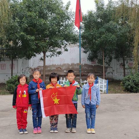 贾令中心校建队节活动