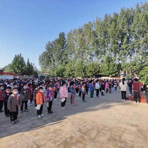 节约粮食，从我做起——前曹小学举行“勤俭节约”主题升旗仪式