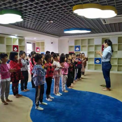 美兰区公共图书馆文化馆开展“相约绘本，点亮童心”少儿绘本活动