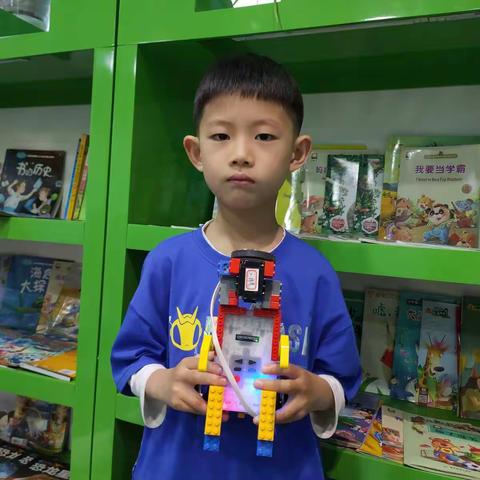 乐博机器人小学员刘梓茗5月课程学习总结