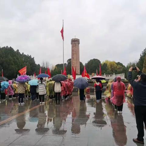 临西镇学区西马小学开展“缅先烈，祭英魂”清明祭扫活动