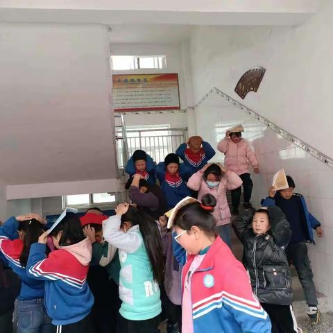 【“三抓三促”见行动】防震减灾 筑牢安全防线 ——堡子坝小学防震减灾演练活动