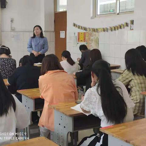 “七色阳光，多彩课堂”，——莲河学校音体美信息综实组听课活动掠影