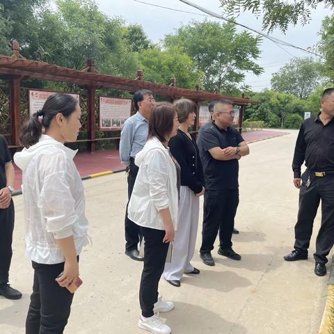 解放思想谋发展 转变作风办实事﻿﻿﻿      市领导深入三原县指导创业担保贷款及信用村建设工作