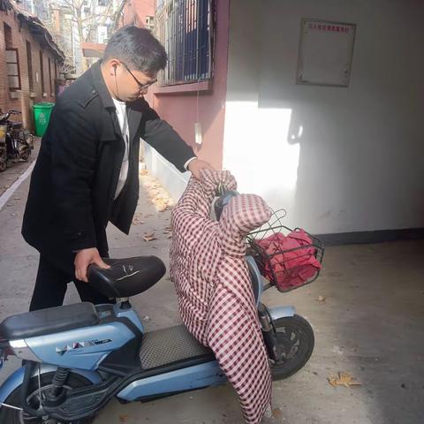 铆足干劲，持续发力—南关街道办事处三八社区社区开展庭院卫生整治行动