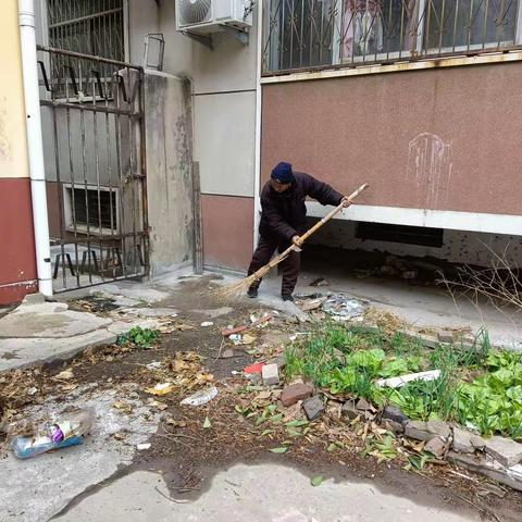 南关街道三八社区开展环境整治再提升工作。