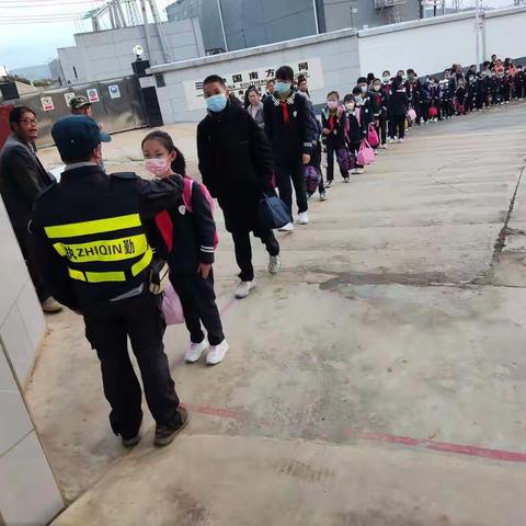 前所小学为了激发学生学习语文的兴趣，提高写作能力，在抓实疫情防控的前提下，如期进行了中高年级作文竞赛。