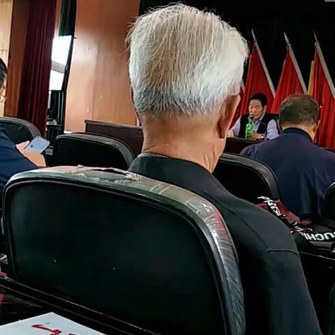 润城镇休干组召开离退干部学习强国座谈会