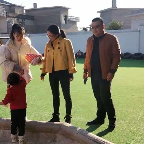 源南乡中心幼儿园刘园长、张园长来访新下村幼儿园进行督导工作