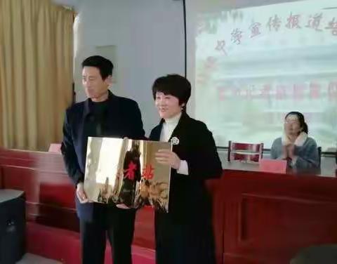 孙祖中学举行宣传报道培训会议暨小记者站成立授牌仪式