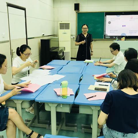 探索未知，挑战自我——记中原区秦岭路小学中心组活动