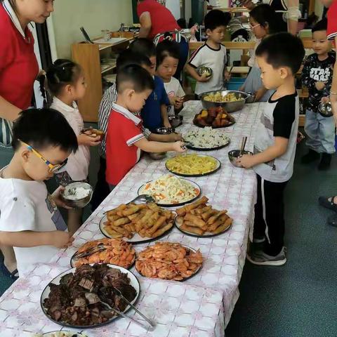锦绣国际幼儿园MF7班檬檬奶奶的自助餐陪餐感想