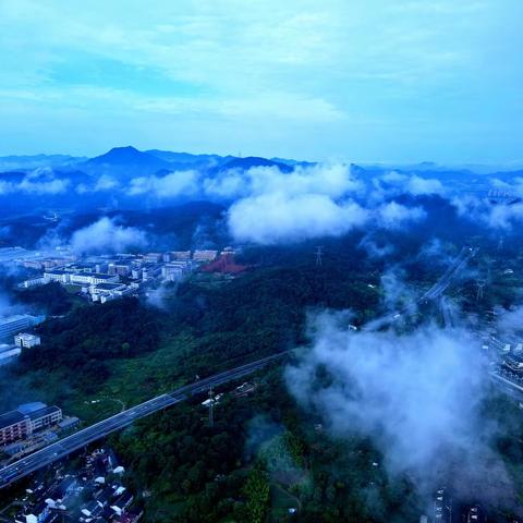 会稽山，又现云雾缭绕，仙境