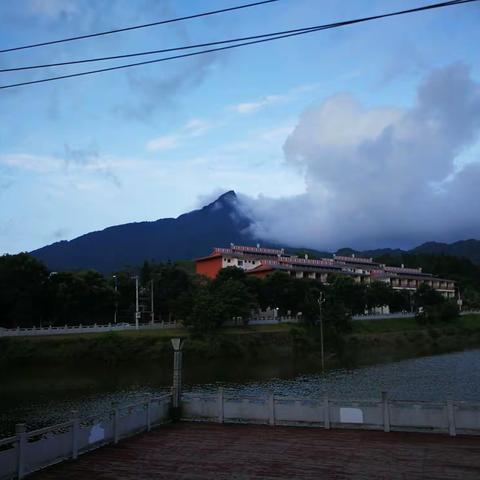 再拜五指山有感（之二）