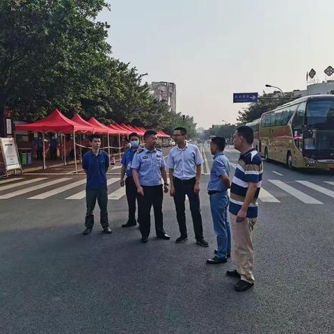 汗水雨水交融，场内场外严酷，顺利完成保考任务