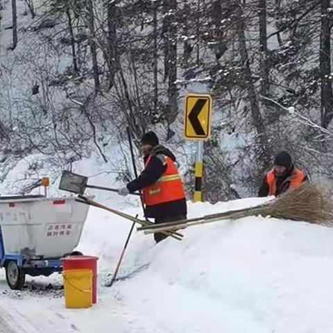 坚守公路养护一线  保一方道路平安