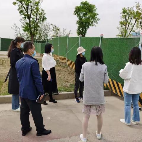 国际港务区督导检查公益广告清理工作