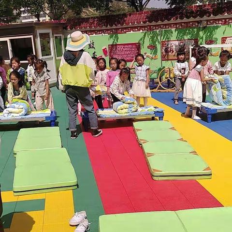 横山区第三幼儿园大二班“我是生活小能手”自理能力大比拼活动