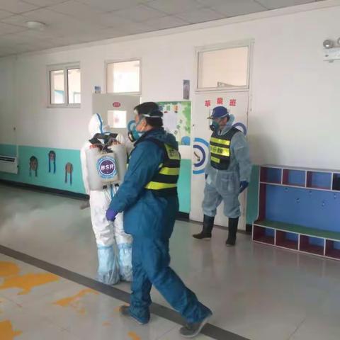 蓝天救援队为北石佛乡中心小学全面消毒