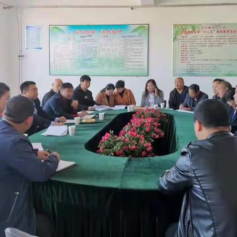 教体局领导一行到北石佛乡中心小学进行常规检查