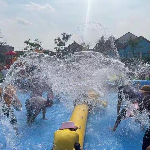 清凉一夏，水上嘉年华       ——庆安镇骑路幼儿园六一亲子活动