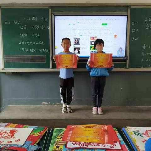 杨柳小学三年级学生六一艺术作品展评活动剪影