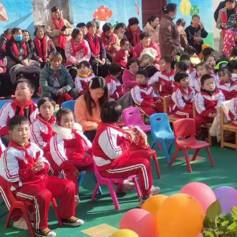 韩集镇阳光艺术幼儿园（霜菊小学）庆元旦，迎新年文艺汇演圆满结束！