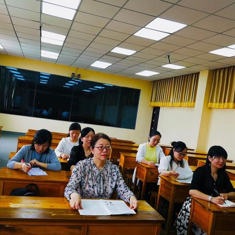 教无涯，研不止一一初中英语名师工作室开展教研活动