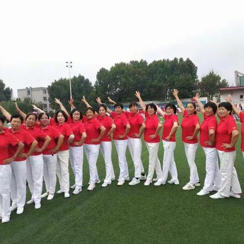 嗨起来吧！姐妹们！为了我们的神圣目标一一健康！