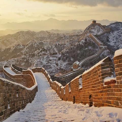 追雪金山岭