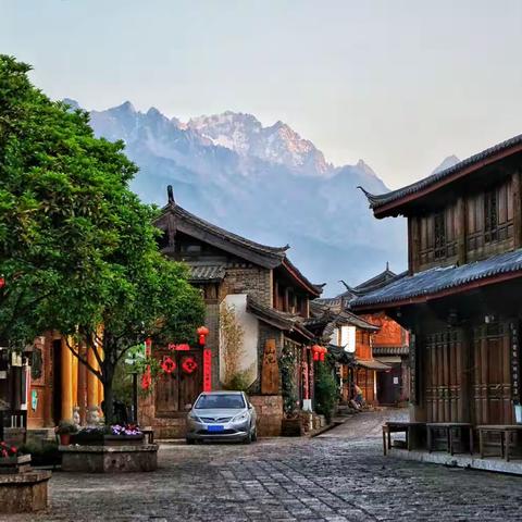 玉龙雪山下的白沙古镇