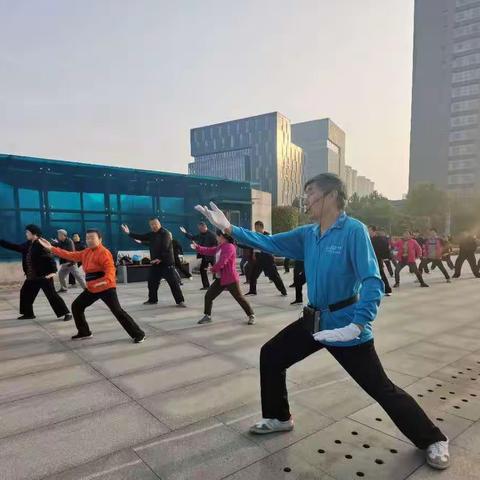 倾心授太极    添彩新时代