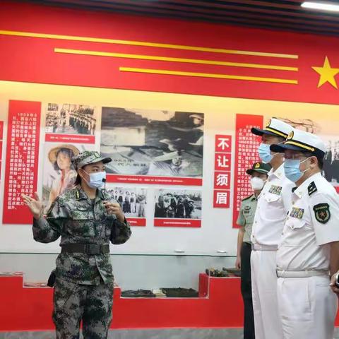 海南省军区少将司令员王培杰、少将政治委员何清凤视察西岛女子民兵连