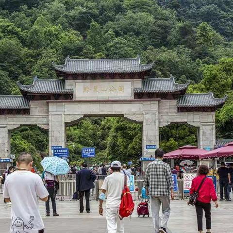 贵州之行，2021.5.11早上7点浦东机场准时起飞-中午11点到贵阳机场