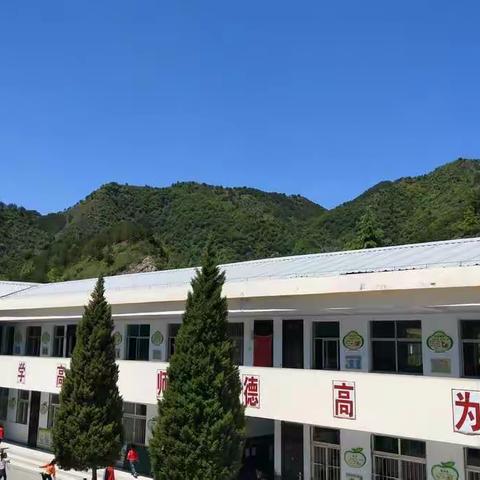 骨干教师示范微型课，全体教师学习