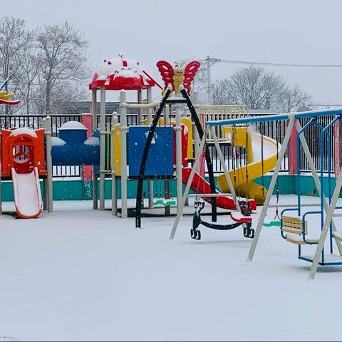 初“学”遇童话  别样开学季 空港新城北杜中心幼儿园雪天体验活动