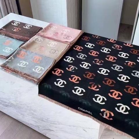 大牌羊绒提花围巾2