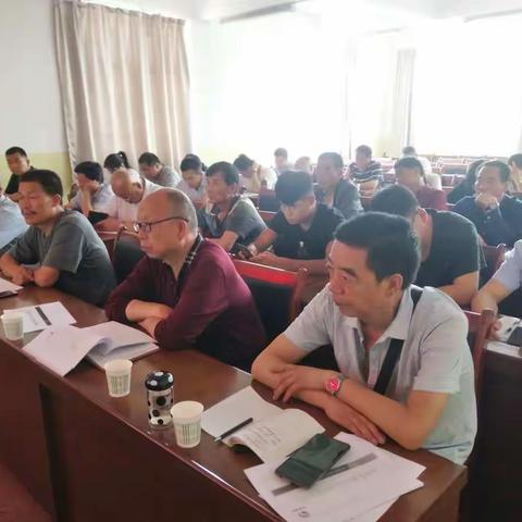 我区组织举办畜禽养殖企业环保知识培训会