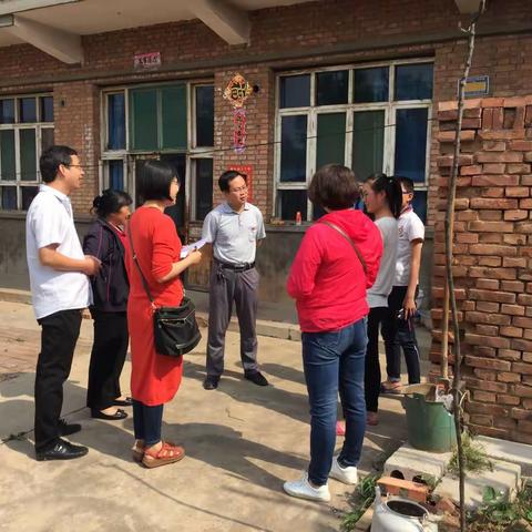 县委组织部工作队在沟洞村开展“双创八改”大排查