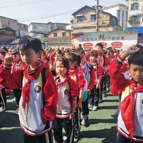 二（1）中队刘美含